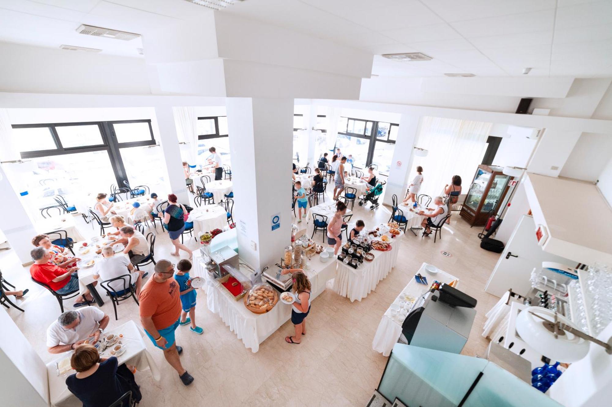 Grand Meeting Hotel Римини Экстерьер фото
