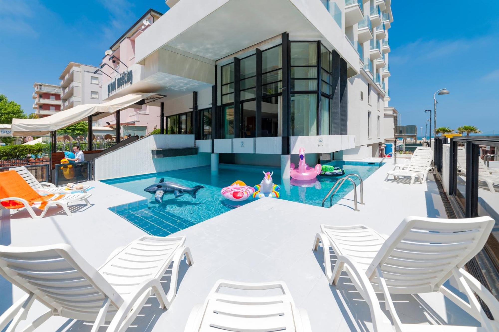 Grand Meeting Hotel Римини Экстерьер фото